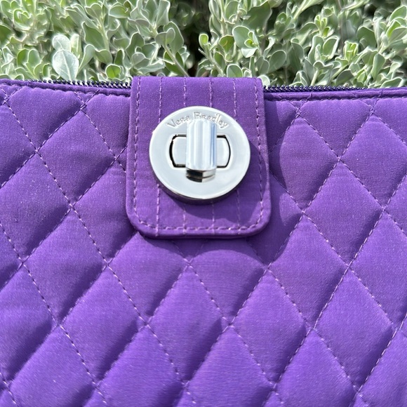 VERA BRADLEY RFID Turnlock Wallet Turn Lock CLASSIC plum purple Microfiber - Picture 2 of 5